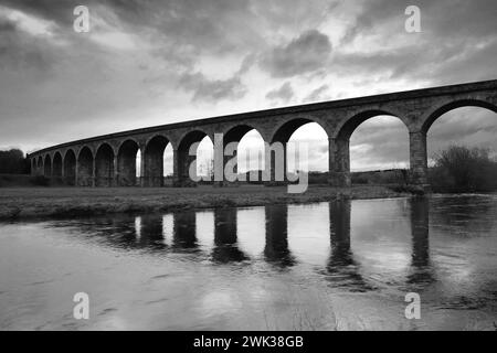 Le viaduc d'Arthington, également connu sous le nom de viaduc de Castley, village d'Arthington, Wharfedale, West Yorkshire, Angleterre Banque D'Images