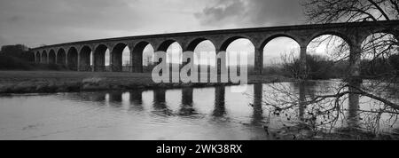 Le viaduc d'Arthington, également connu sous le nom de viaduc de Castley, village d'Arthington, Wharfedale, West Yorkshire, Angleterre Banque D'Images