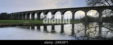 Le viaduc d'Arthington, également connu sous le nom de viaduc de Castley, village d'Arthington, Wharfedale, West Yorkshire, Angleterre Banque D'Images