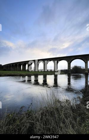 Le viaduc d'Arthington, également connu sous le nom de viaduc de Castley, village d'Arthington, Wharfedale, West Yorkshire, Angleterre Banque D'Images