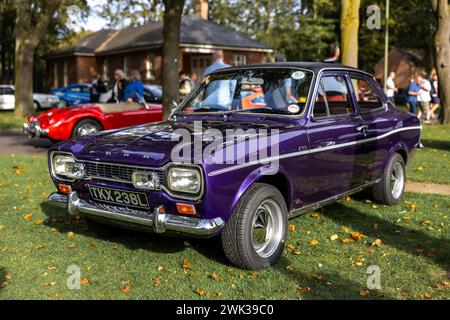 Ford Escort 1300E 1973, exposée au Bicester Heritage Scramble le 8 octobre 2023. Banque D'Images