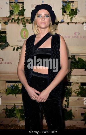Jeanne Goursaud BEI der Medienboard Party 2024 im Rahmen der Berlinale 2024 am Holzmarkt. Berlin, 17.02.2024 *** Jeanne Goursaud à la Medienboard Party 2024 dans le cadre de la Berlinale 2024 au Holzmarkt Berlin, 17 02 2024 Foto:XF.xKernx/xFuturexImagex mbb 4306 Banque D'Images