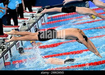 Doha, Qatar. 17 février 2024. Manuel frigo, Italien, participe à la finale du relais mixte 4x100m Freestyle lors des 21es Championnats du monde de natation à l’Aspire Dome à Doha (Qatar), le 17 février 2024. L'Italie s'est classée 5e. Crédit : Insidefoto di andrea staccioli/Alamy Live News Banque D'Images