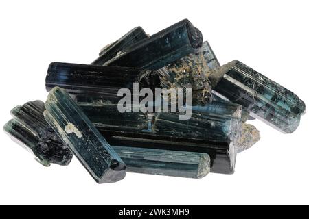 Indigolites (tourmaline bleue) d'Afghanistan isolées sur fond blanc Banque D'Images