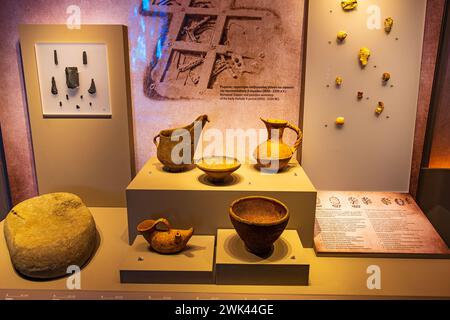 Intérieur du Musée archéologique de Pylos dans la région de Niokastro, Château de Pylos. Les expositions remontent à une période allant de la période préhistorique Banque D'Images