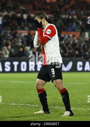 ROTTERDAM - Ayase Ueda de Feyenoord est déçu lors du match néerlandais Eredivisie entre Feyenoord et RKC Waalwijk au Feyenoord Stadium de Kuip le 18 février 2024 à Rotterdam, pays-Bas. ANP MAURICE VAN STEEN Banque D'Images