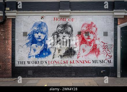 Les Miserables pochoir art mural dans Wardour Street à Londres W1 Soho, Angleterre, Royaume-Uni Banque D'Images