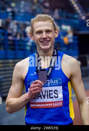 17/18 février 2024, Utilita National Indoor Arena, Birmingham, Royaume-Uni. Événement : Championnats britanniques d'athlétisme en salle 2024. Légende : Davies - homme 1500m photo : Mark Dunn / Alamy Live News (Sport) Banque D'Images