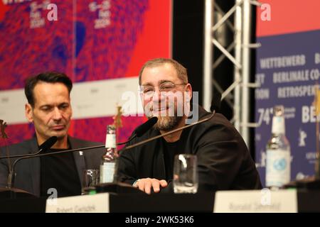 Berlin, Allemagne, le 18 février 2024, le producteur Jan Krüger à la conférence de presse du film Dying (Sterben) au 74ème Festival International du film de la Berlinale. Crédit photo : Doreen Kennedy / Alamy Live News. Banque D'Images