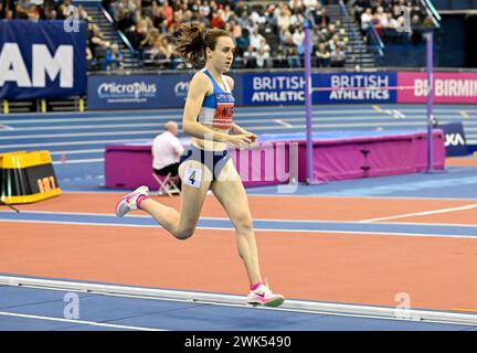 Birmingham, Royaume-Uni. 18 février 2024. MUIR Laura remporte le 3000m féminin lors des Championnats Microplus UK Athletics Indoor à l'Utilita Arena, Birmingham, Royaume-Uni. Crédit : LFP/Alamy Live News Banque D'Images