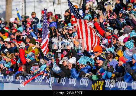 Minneapolis, Minnesota, États-Unis. 18 février 2024. Spectateurs lors de la course de 10 km le jour 3 de la Coupe du monde de cross-country COOP FIS 2024, le 18 février 2024, à Minneapolis, Minnesota, ÉTATS-UNIS. (Crédit image : © Steven Garcia/ZUMA Press Wire) USAGE ÉDITORIAL SEULEMENT! Non destiné à UN USAGE commercial ! Banque D'Images