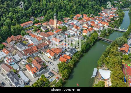 Vue sur la ville haute-Bavière de Wolfratshausen sur les rivières Loisach et Isar Banque D'Images