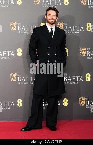 Royal Festival Hall, Londres, Royaume-Uni. 18 février 2024. Bradley Cooper photographié lors des 2024 EE BAFTA film Awards Red Carpet Arrivals. Photo de Julie Edwards./Alamy Live News Banque D'Images