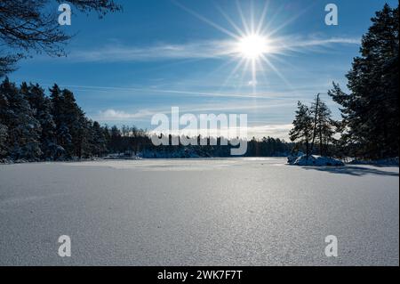 Belle vue sur la glace et l'eau sur le lac Banque D'Images