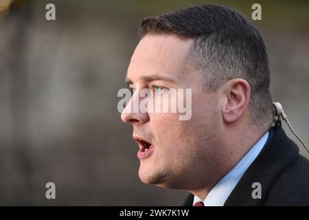 Londres, Royaume-Uni. 19 février 2024. Le secrétaire à la santé de l'ombre, Wes Streeting, est vu pendant la ronde des médias du matin à Westminster. Crédit : Thomas Krych/Alamy Live News Banque D'Images