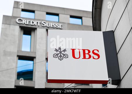 Un signe d'UBS est vu sur un bâtiment à Genève, le 18 février 2024 Banque D'Images