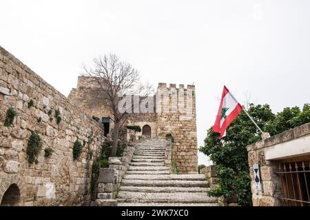 Liban, Jebeil, Byblos, entrée de l'ancien croiseur du XIIe siècle Château de Byblos construit à partir de calcaire dans le complexe d'antiquités de Byblos Banque D'Images