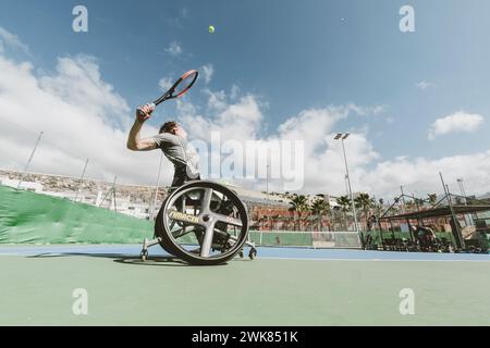 Joueurs de tennis paralympiques autrichiens en action, Tenerife, Îles Canaries, Espagne Banque D'Images