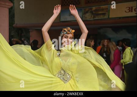 Delhi, New Delhi, Inde. 19 février 2024. 120 Miss monde pose pour des photos à l'hôtel Ashoka New Delhi, Inde pour embrasser la tenue et l'unité culturelle indiennes le 19 février 2024 (crédit image : © Deep Nair/ZUMA Press Wire) USAGE ÉDITORIAL SEULEMENT! Non destiné à UN USAGE commercial ! Crédit : ZUMA Press, Inc/Alamy Live News Banque D'Images