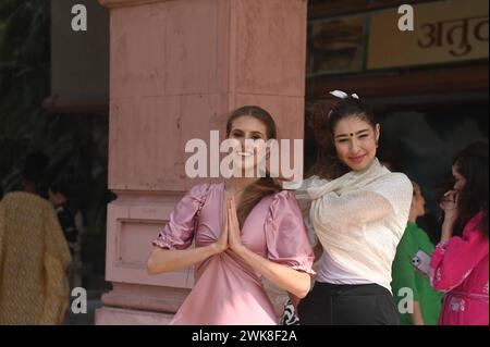 Delhi, New Delhi, Inde. 19 février 2024. 120 Miss monde pose pour des photos à l'hôtel Ashoka New Delhi, Inde pour embrasser la tenue et l'unité culturelle indiennes le 19 février 2024 (crédit image : © Deep Nair/ZUMA Press Wire) USAGE ÉDITORIAL SEULEMENT! Non destiné à UN USAGE commercial ! Crédit : ZUMA Press, Inc/Alamy Live News Banque D'Images