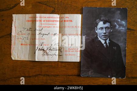 Copie du certificat de naissance de Walter Hunt en 1891 Banque D'Images