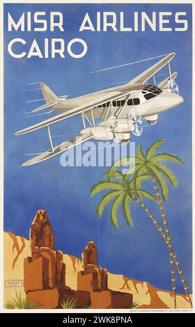 Affiche de voyage vintage pour MISR Airlines le Caire, Egypte, mettant en vedette un avion volant vers le site des colosses de Louxor avec des statues Banque D'Images