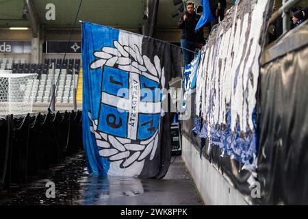 Gothenburg, Suède. 18 février 2024. Les fans de football de Halmstad BK vus sur les tribunes lors du match de la Svenska Cup entre Halmstads BK et Helsingborg à Bravida Arena à Gothenburg. (Crédit photo : Gonzales photo - Amanda Persson). Banque D'Images