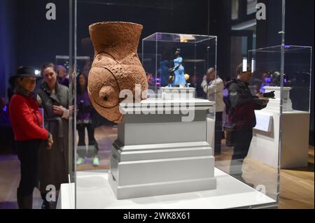 Londres, Angleterre, Royaume-Uni. 19 février 2024. Les artistes présentent leurs œuvres proposées pour les prochaines commandes de Fourth Plinth à la National Gallery de Londres. Les pièces gagnantes, qui seront annoncées en mars 2024, seront dévoilées à Trafalgar Square en 2026 et 2028. Crédit : ZUMA Press, Inc/Alamy Live News Banque D'Images