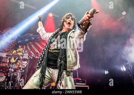 Oslo, Norvège. 17 février 2024. Le groupe norvégien de glam rock Wig Wam donne un concert au Rockefeller à Oslo. Ici, le chanteur Glam est vu en direct sur scène. (Crédit photo : Gonzales photo - Terje Dokken). Banque D'Images