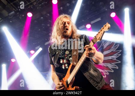 Oslo, Norvège. 17 février 2024. Le groupe norvégien de glam rock Wig Wam donne un concert au Rockefeller à Oslo. Ici, le guitariste Teeny est vu en direct sur scène. (Crédit photo : Gonzales photo - Terje Dokken). Banque D'Images