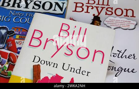 Viersen, Allemagne - 9 janvier. 2024 : gros plan des livres de Bill Bryson Cover Down Under Banque D'Images