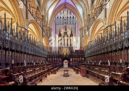 Le Sanctuaire. Également connu sous le nom de chœur d'ange du 14ème siècle et maître-autel de la cathédrale de Lincoln, Lincoln, Lincolnshire, Angleterre, Royaume-Uni Banque D'Images