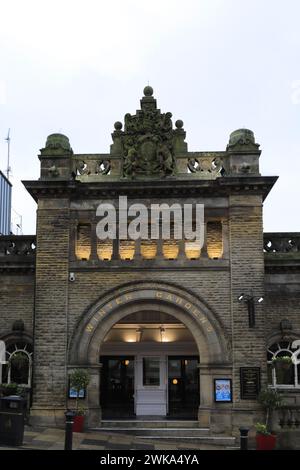The Winter Gardens JD Wetherspoons pub, ville thermale de Harrogate, North Yorkshire Angleterre, Royaume-Uni Banque D'Images