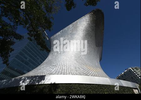 DAS von Milliardär Calos Slim erbaute Kunstmuseum Museo Soumaya im Stadtteil Polanco, Mexiko Stadt *** le musée d'art Museo Soumaya construit par le milliardaire Calos Slim dans le quartier Polanco de Mexico Banque D'Images