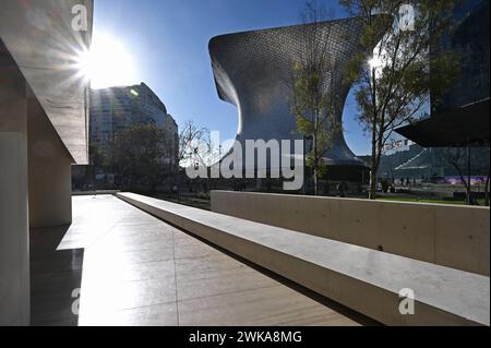 DAS von Milliardär Calos Slim erbaute Kunstmuseum Museo Soumaya im Stadtteil Polanco, Mexiko Stadt *** le musée d'art Museo Soumaya construit par le milliardaire Calos Slim dans le quartier Polanco de Mexico Banque D'Images