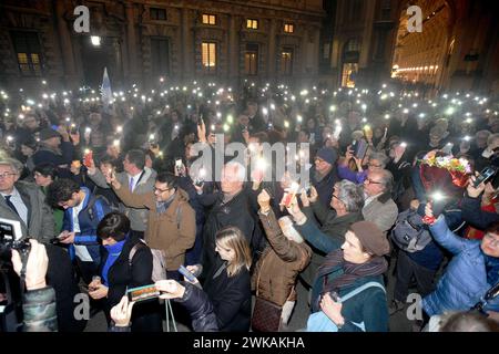 Milan, Italie. 19 février 2024. Milan - garnison pour le dissident russe mort en prison, Navalny, sur la Piazza Scala usage éditorial seulement crédit : Agence photo indépendante/Alamy Live News Banque D'Images