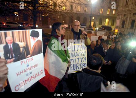 Milan, Italie. 19 février 2024. Milan - garnison pour le dissident russe mort en prison, Navalny, sur la Piazza Scala usage éditorial seulement crédit : Agence photo indépendante/Alamy Live News Banque D'Images