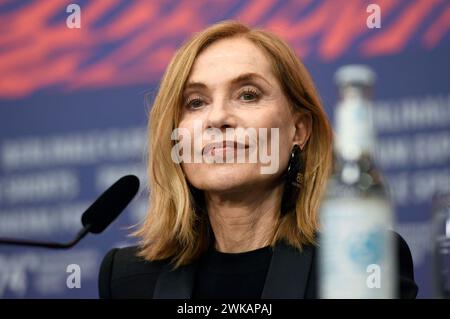 Isabelle Huppert BEI der Pressekonferenz zum Kinofilm A Traveler s Needs / Yeohaengjaui pilyo auf der Berlinale 2024 / 74. Internationale Filmfestspiele Berlin im Hotel Grand Hyatt. Berlin, 19.02.2024 *** Isabelle Huppert lors de la conférence de presse du long métrage A Traveler s Needs Yeohaengjaui pilyo au Festival international du film de Berlin de la Berlinale 2024 74 à l'Hôtel Grand Hyatt Berlin, 19 02 2024 Foto:XC.xNiehausx/xFuturexImagex Needs 4248 Banque D'Images