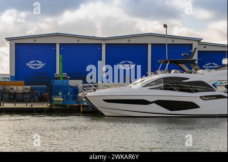 Sunseeker International Ltd, siège social et usine principale, Poole Harbour, Poole, Dorset, Angleterre Banque D'Images