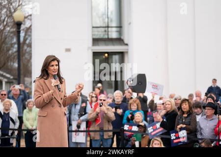 Camden, Caroline du Sud, États-Unis. 19 février 2024. Candidate républicaine à la présidence, l'ancienne ambassadrice des Nations Unies NIKKI HALEY, s'exprime lors d'un événement de campagne à Camden, Caroline du Sud, le 19 février 2024. La primaire présidentielle républicaine de Caroline du Sud a lieu le 24 février. (Crédit image : © Sean Rayford/ZUMA Press Wire) USAGE ÉDITORIAL SEULEMENT! Non destiné à UN USAGE commercial ! Crédit : ZUMA Press, Inc/Alamy Live News Banque D'Images