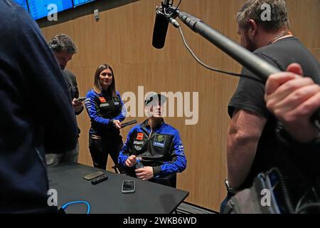 19 février 2024, circuit international de Losail, Doha, essais MotoGP au Qatar 2024, en photo Fabio Quartararo de France, Monster Energy Yamaha MotoGP dans une interview. Banque D'Images