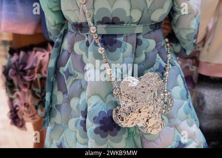 Londres, Royaume-Uni. 19 février 2024. Mannequins au défilé Susan Fang AW24 dans le cadre de la Fashion week de Londres qui s'est tenue à Yeomanry House. Crédit : Katie Collins/EMPICS/Alamy Live News Banque D'Images