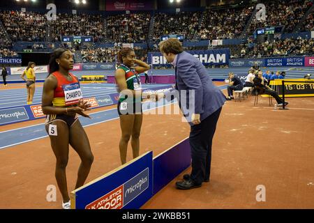 Birmingham, 18 février 2024, PIPI Ama, EDUAN Success et IRONSIDE Brooke, 200m Women podium Pictures, crédit : Aaron Badkin/Alamy Live News Banque D'Images