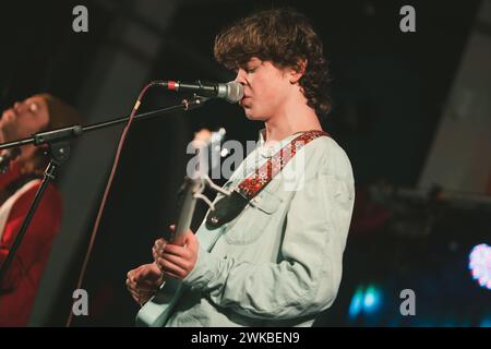 17 février 2024 - North Shields, Royaume-Uni : Tom A. Smith se produit à la première Coastal Crawl à North Shields, Royaume-Uni. Crédit photo : Thomas Jackson / Alamy Live News Banque D'Images