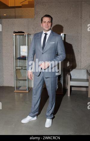 Vergabe des Arts et des lettres Pierre Kiwitt BEI der Vergabe des ordres des Arts et des lettres in der französischen Botschaft während der 74. Internationalen Filmfestspiele Berlin Berlinale AM 19.02.2024 à Berlin. *** Prix de l'ordre des Arts et des lettres Pierre Kiwitt lors de la cérémonie de remise des prix de l'ordre des Arts et des lettres à l'Ambassade de France lors du 74e Festival international du film Berlinale de Berlin le 19 02 2024 à Berlin Copyright : xEventpressxKochanx Banque D'Images