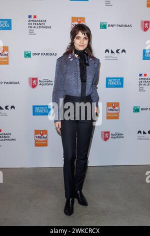 Vergabe des ordres des Arts et des lettres Luise Befort BEI der Vergabe des ordres des Arts et des lettres in der französischen Botschaft während der 74. Internationalen Filmfestspiele Berlin Berlinale AM 19.02.2024 à Berlin. *** Présentation de l'ordre des Arts et des lettres Luise Befort lors de la présentation de l'ordre des Arts et des lettres à l'Ambassade de France lors du 74ème Festival International du film Berlinale de Berlin le 19 02 2024 à Berlin Copyright : xEventpressxKochanx Banque D'Images