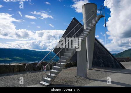 Torche olympique sur l'arène de saut à ski de Lysgårdsbakkene à Lillehammer, Norvège Banque D'Images
