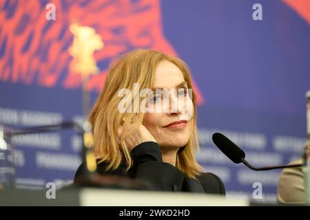 Isabelle Huppert BEI der Pressekonferenz zum film YEOHAENGJAUI PILYO, A TRAVELERS NEEDS von Hong Sangsoo BEI der Berlinale im Hyatt. Pressekonferenz *** Isabelle Huppert à la conférence de presse pour le film YEOHAENGJAUI PILYO, A TRAVELERS NEEDS de Hong Sangsoo à la Berlinale dans la conférence de presse Hyatt Banque D'Images