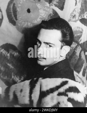 SALVADOR Dali (1904-1989) artiste surréaliste espagnol en 1939 Banque D'Images