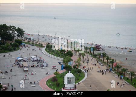 07 août 2022. Géorgie, Batumi. Remblai de Batumi vu d'en haut. Banque D'Images